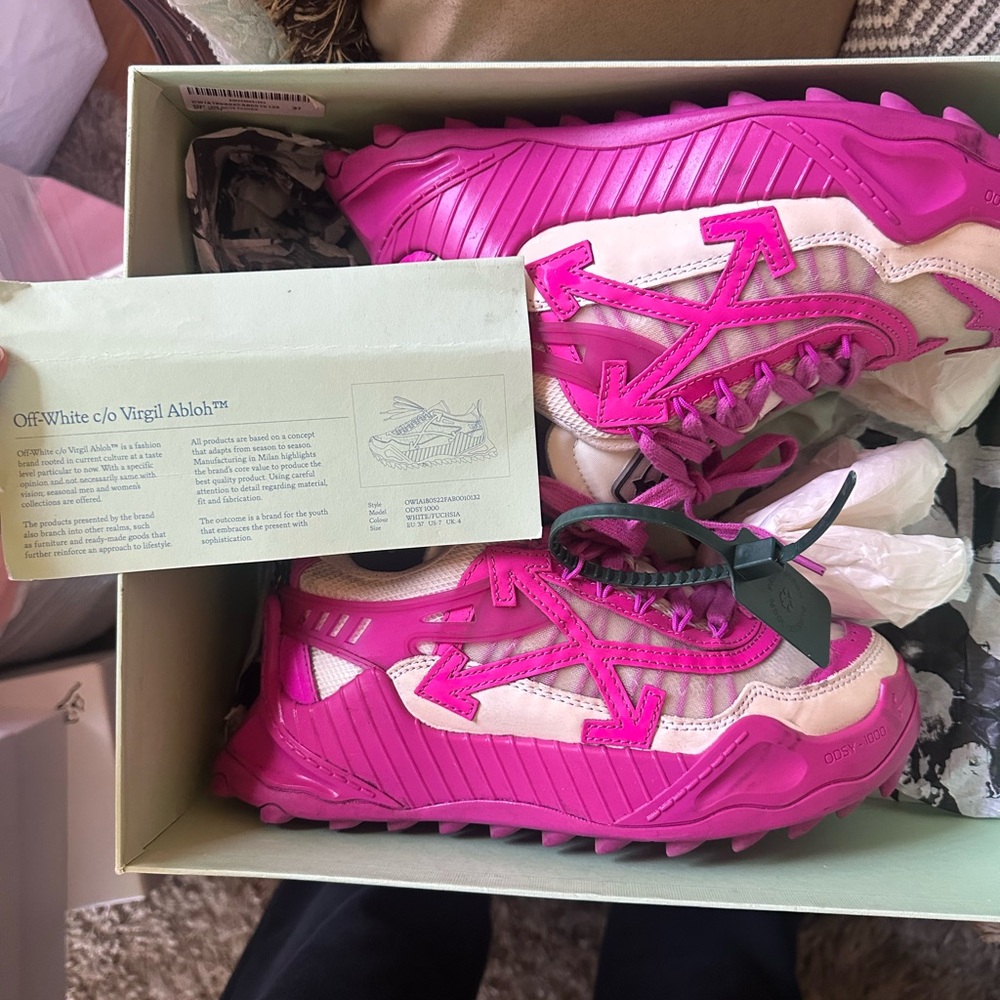 Off-White Odyssey fuschia pink